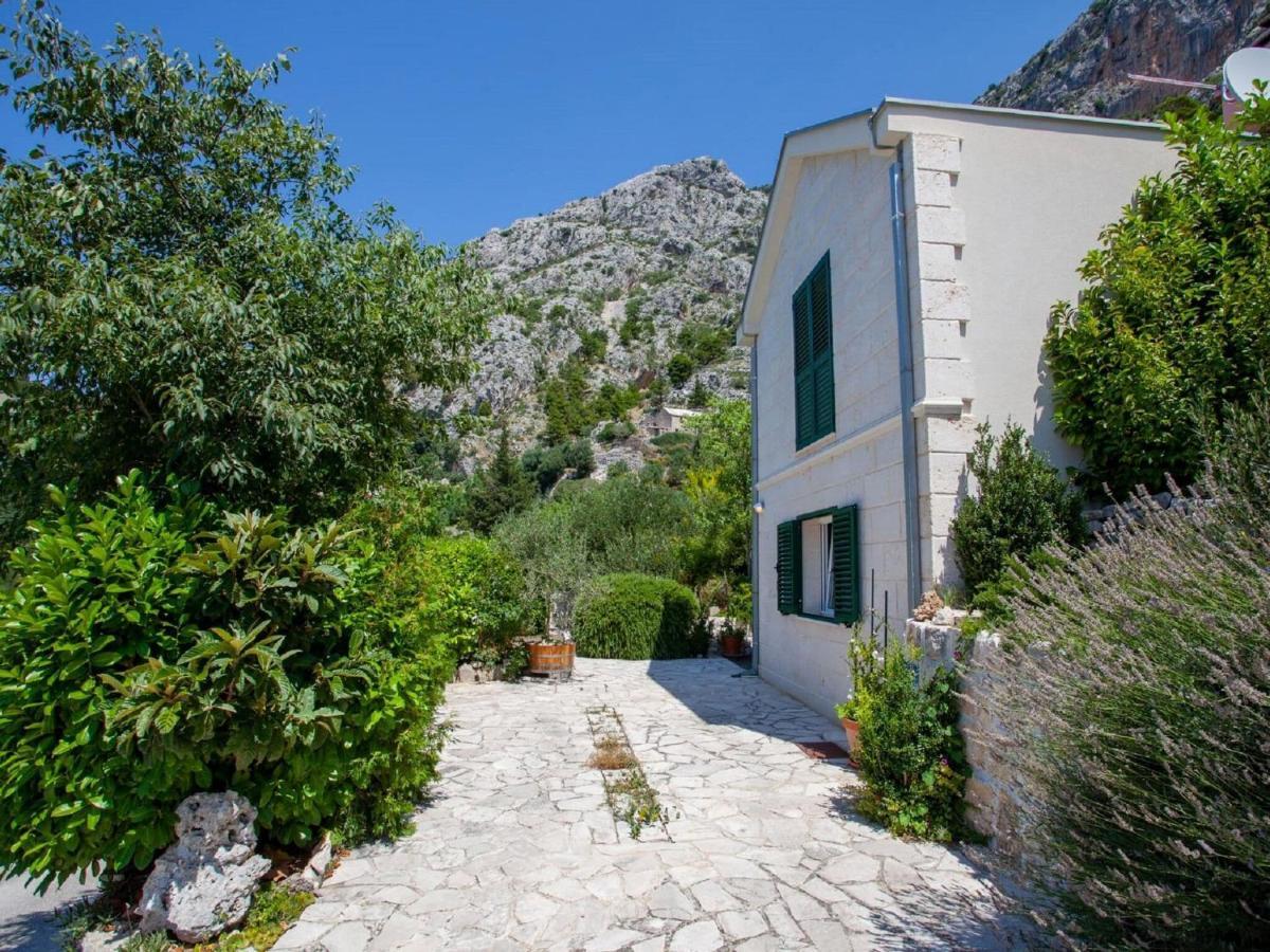 Luxurious Holiday Home In Makarska With Jacuzzi Luaran gambar