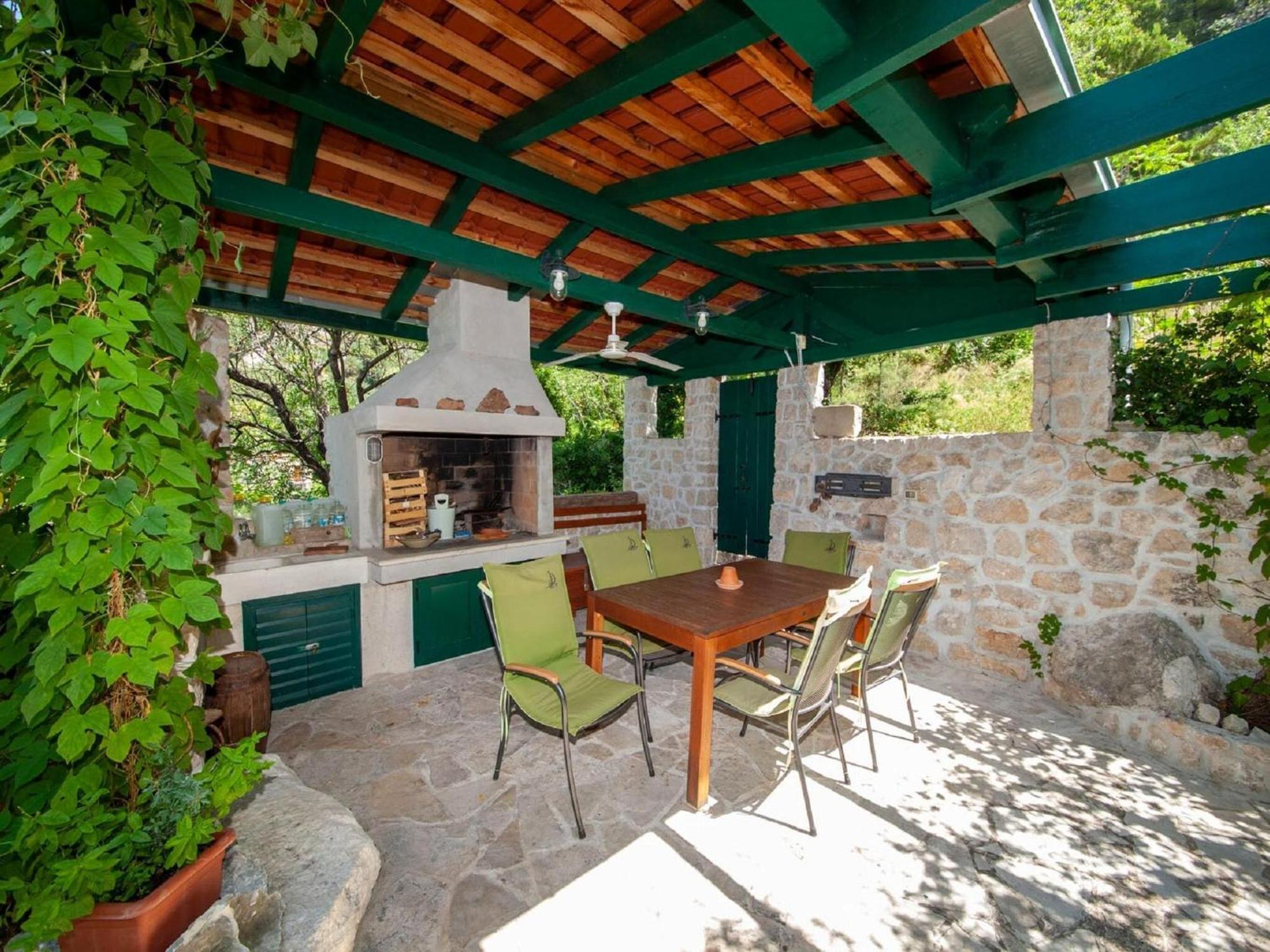 Luxurious Holiday Home In Makarska With Jacuzzi Luaran gambar