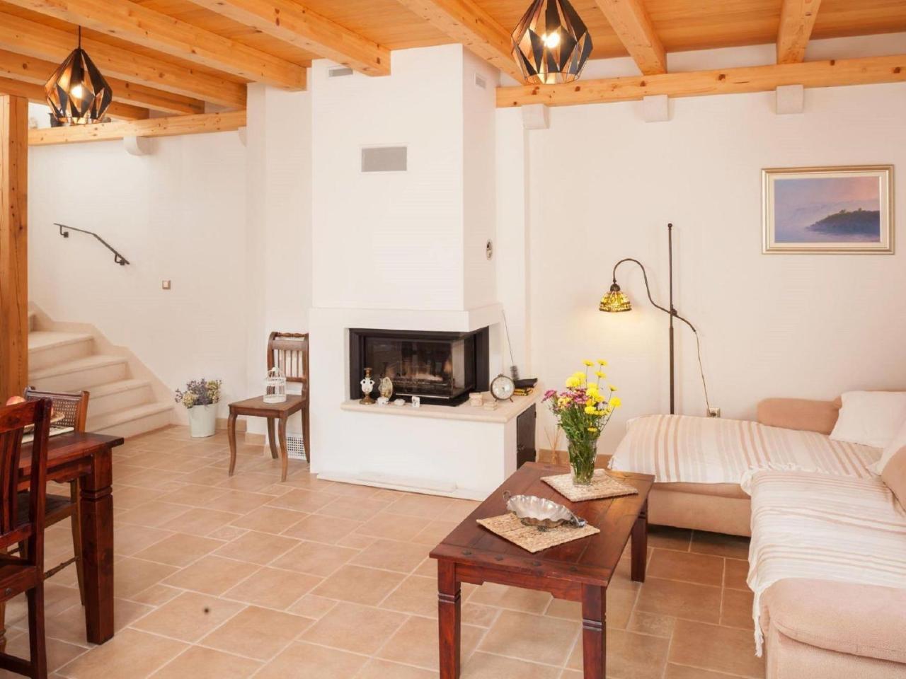 Luxurious Holiday Home In Makarska With Jacuzzi Luaran gambar